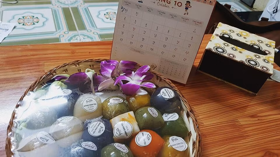 Đơn giản chỉ là chút bánh nhưng nó mang sự ngọt ngào và đầy ý nghĩa đến từ người gửi tặng nhân ngày 20/10. Ảnh trong bài: Sưu tầm Facebook.