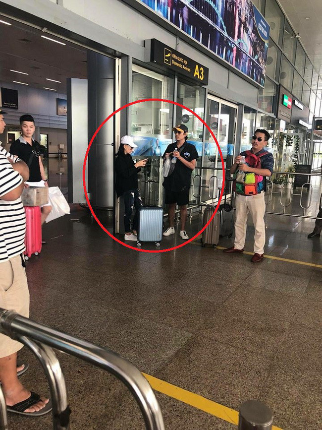 Chẳng biết, thực hư chuyện tình cảm giữa An Nguy và Kiều Minh Tuấn là thế nào, nhưng phải chăng việc công khai thừa nhận mình có tình cảm với chàng trai đã gắn bó bên một người phụ nữ khác hơn 10 năm chính là hành động chen ""ngang hàng" mà An Nguy từng mạnh miệng phê phán.