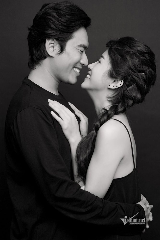 Cụ thể, vlog nói về chủ đề "Người thứ ba" được chính vlogger An Nguy đăng tải trên blog cá nhân của mình cách đây ba năm. Nó thực sự hot khi có quan điểm cho rằng, tại sao cô nàng này từng nói ra rất nhiều "triết lý" về người thứ ba nhưng suy nghĩ, hành động của cô khác hẳn những gì đã nói trong vlog.