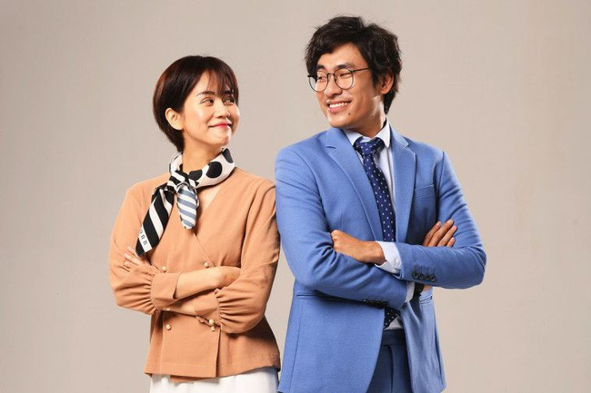 Nickname Tuấn Hoàng bình luận: "Sao các bạn cứ um hết lên vậy, An là gái chưa chồng, Tuấn là trai chưa vợ, họ đến với nhau có gì sai? Bao giờ Tuấn kết hôn với chị Phượng rồi cơ thì lúc đó mới kết tội An là kẻ phá vỡ. Còn đây là 2 người tự nguyện đến với nhau. Họ cảm mến nhau và công khai yêu nhau thế thôi".