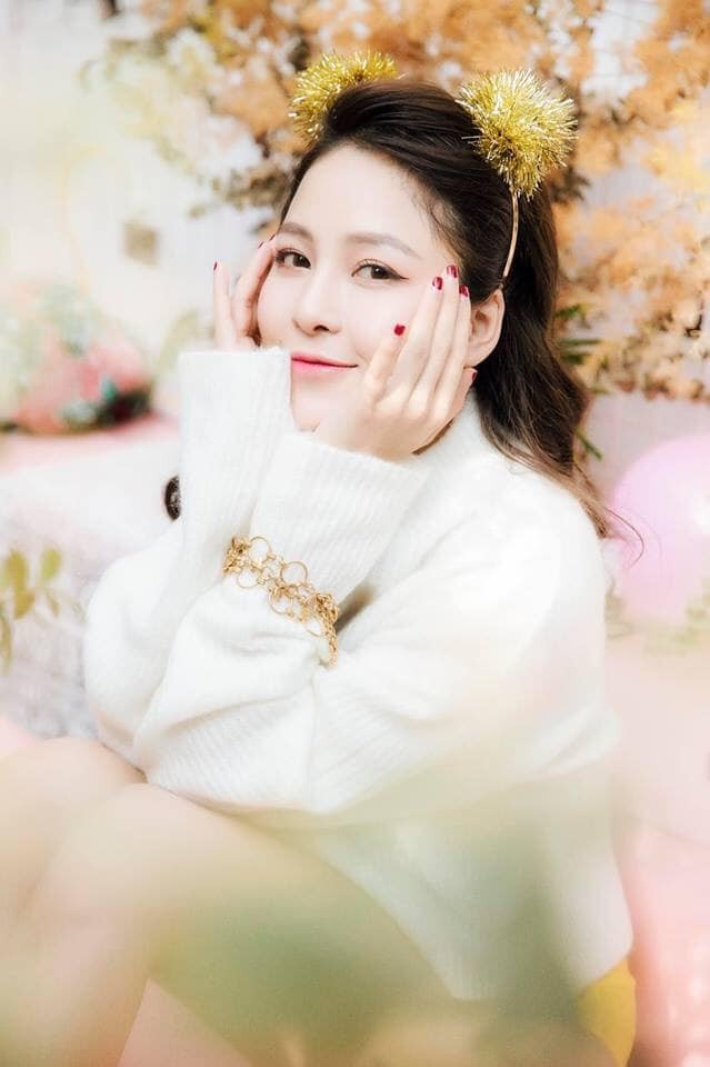 Tuy nhiên, sau hàng loạt những lùm xùm đó, Trâm Anh hầu như không có hoạt động gì đáng kể, cứ thi thoảng người ta lại thấy cô nàng tung ra một bộ ảnh lúc thì ăn mặc theo phong cách hở hang, thiếu vải và ngày càng khiến người ta thấy chán ngán với các chiêu trò câu view phản cảm.