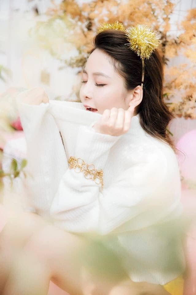 Trên MXH đa phần các nickname cho rằng, Trâm Anh xuất hiện với bộ ảnh này đã đi ngược lại những gì cô nàng đã cố gắng xây dựng trong thời gian qua khi thay đổi hình ảnh của mình.