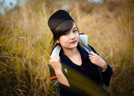 Ánh mắt hết sức có hồn của cô gái xinh đẹp Thào Thị Dung khiến cư dân mạng bị hút hồn.