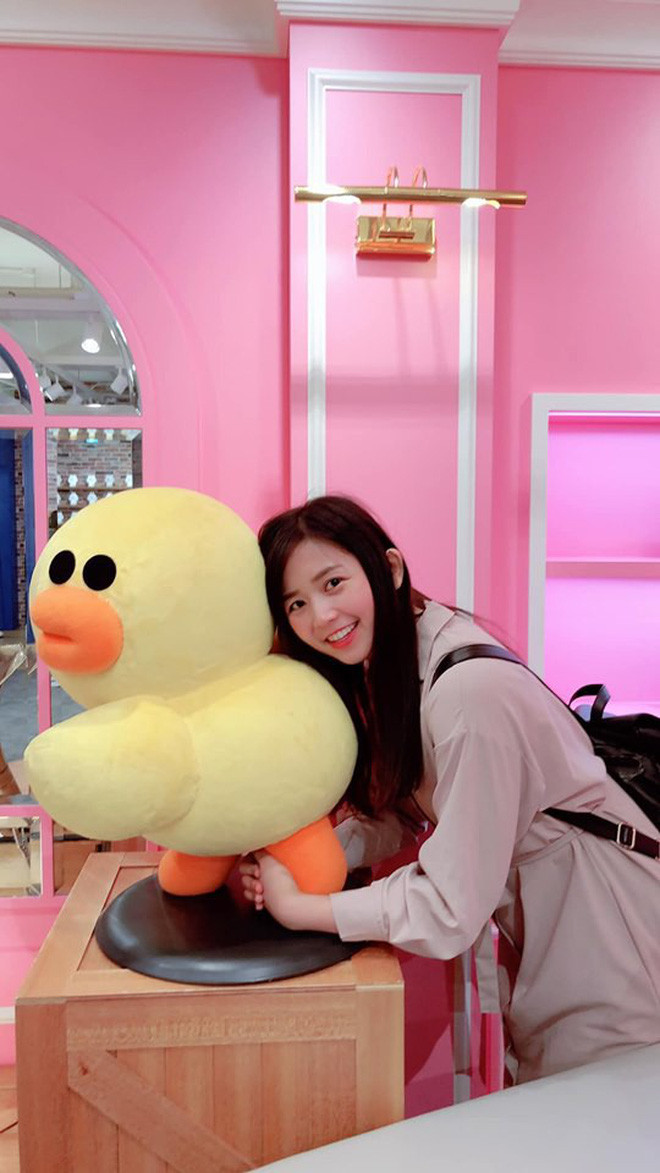 Với số cân nặng trên, khiến cả người của Ying trông mệt mỏi, nặng nề, gương mặt cũng theo đó mà u uất, buồn chán.