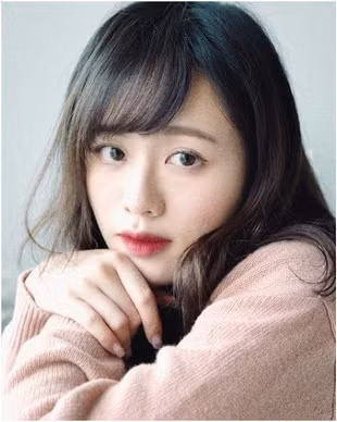 Nhưng dù sao đi chăng nữa, có đôi khi quá lạm dụng việc trang điểm hay những phần mềm chỉnh sửa cũng không tốt đâu, là chính mình vẫn là tuyệt nhất.