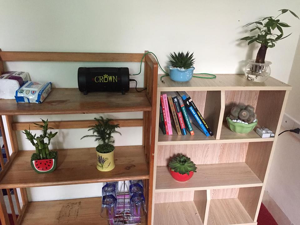 Bởi vì căn phòng trọ quá sạch sẽ nên khi nào có bạn bè đến chơi, Trường đều nhận được những lời khen ngợi không ngớt từ các bạn nam và cả bạn nữ.