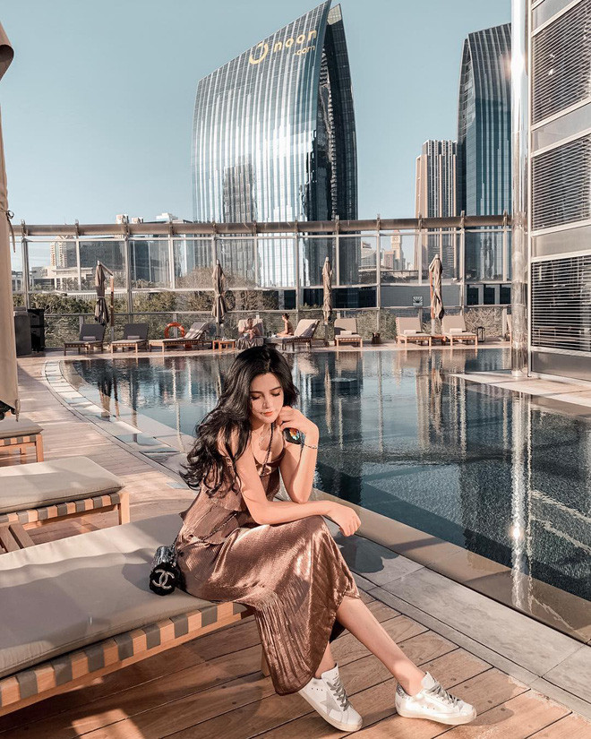 Tuy nhiên, với sự cố livestream lần này, dân mạng đã được chứng kiến gương mặt mộc, không trang điểm, không luôn cả filter làm đẹp của Cống Nhất.