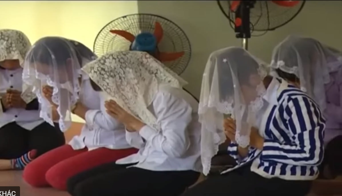 Những người mê tín này truyền đạo cho những người tham gia qua hình thức đọc kinh. Đồng thời, họ yêu cầu những người gia nhập hội này phải đóng góp kinh phí để hội hoạt động. Thời gian hoạt động là tất cả các ngày trong tuần, bắt đầu từ 8h đến 21h.