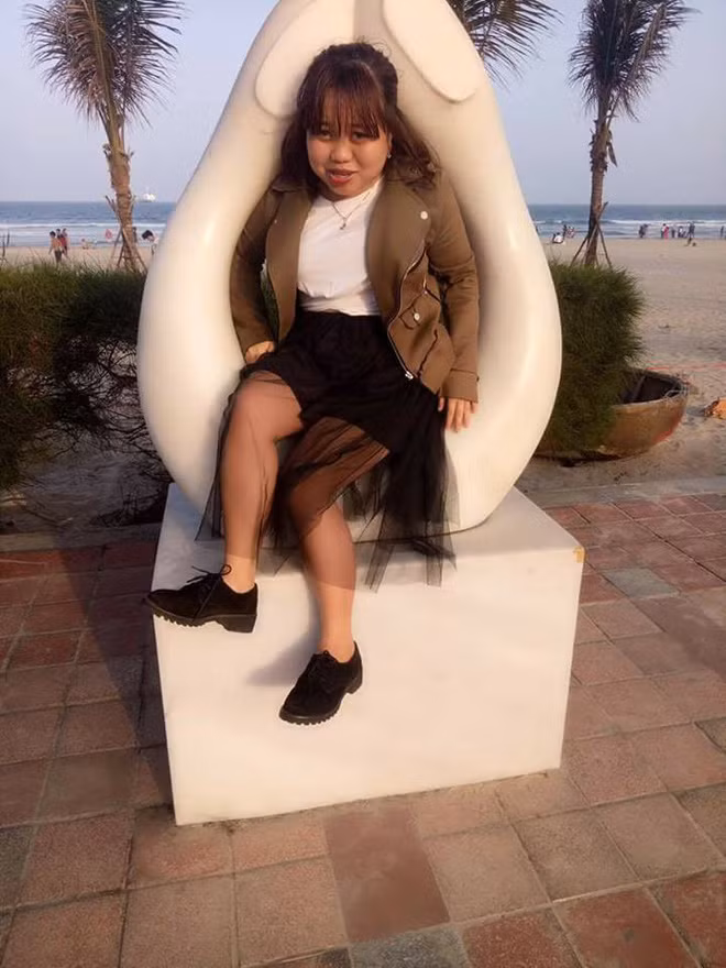 "Anh ơi, em làm gì có lỗi với anh thì anh cứ nói, tại sao lại hành hạ cái ảnh của em như thế?"