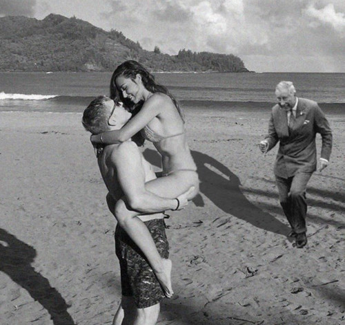 Bức ảnh nhí nhố này được cư dân mạng chơi đểu cặp đôi tình nhân người Mỹ.