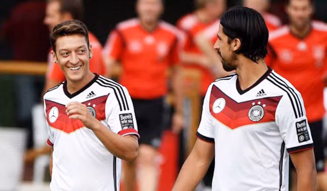 Tin chuyển nhượng bóng đá mới nhất từ Calcio, Juventus chính là đối thủ khiến M.U phải dè chừng trong thương vụ Ozil khi Khedira chèo kéo bạn thân về thành Turin. Ảnh: Calcio