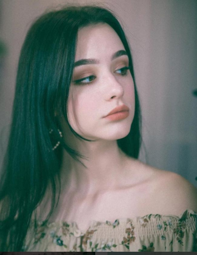 Đo sắc các nước trên thế giới, những cô gái Nga luôn được đánh giá ở top đầu bởi những nét đẹp sắc sảo chẳng khác gì những cô búp bê sống ngoài đời thật và Dasha Taran là một nhân vật như vậy.