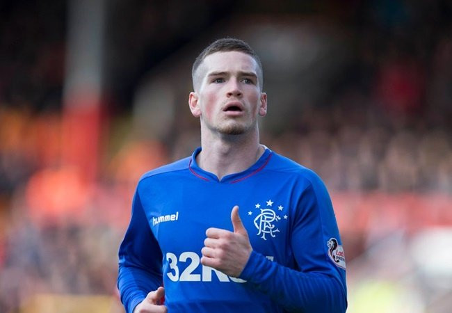 Trên trang chủ của mình, Rangers chính thức xác nhận chiêu mộ thành công tiền đạo Ryan Kent. Chân sút sinh năm 1996 đã đặt bút kí vào bản hợp đồng có thời hạn 4 năm với đội bóng Scotland.