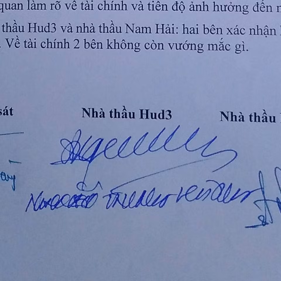 Chữ kí kiểu xoắn quẩy khiến chẳng ai luận được ra tên của khổ chủ. Ảnh trong bài: Sưu tầm Facebook.