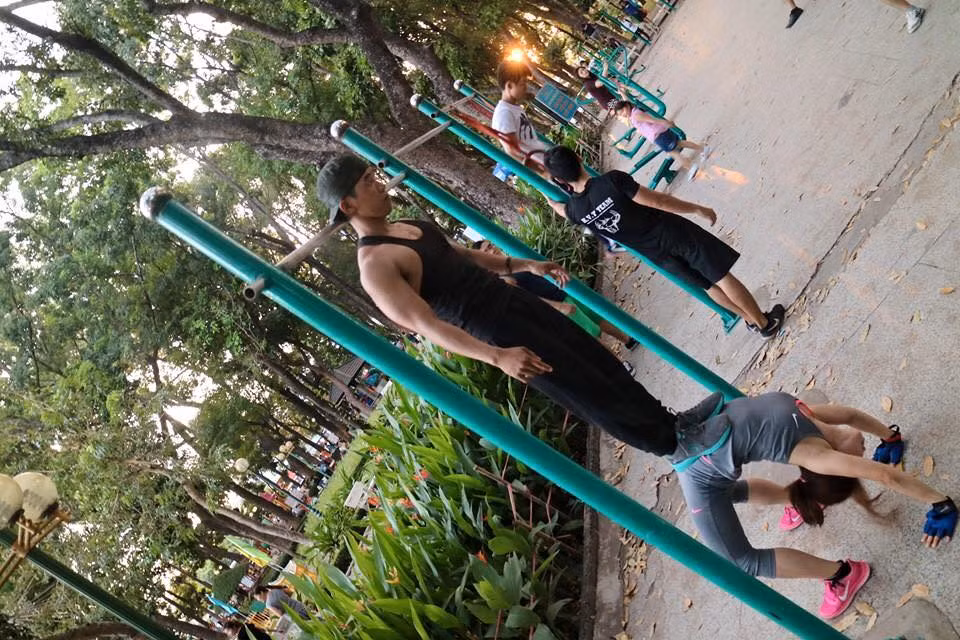 Cô gái có sức khỏe phi thường Thu Mai tiết lộ rằng trong clip vừa thực hiện cô đã dùng cơ chế hít thở để chống lại sức nặng tác động vào cơ thể mình.