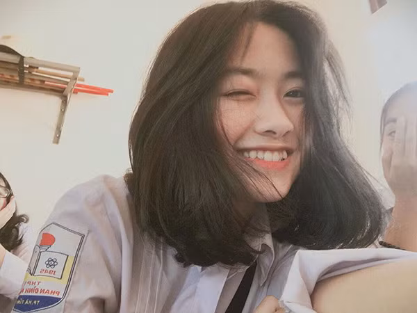 Hot girl 10X Ha Tinh xinh dep, ngot ngao gay sot mang