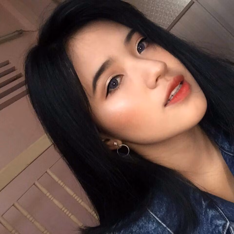 Không chỉ vậy, nữ sinh trường Kinh tế Quốc dân còn được các anh chị khóa trên và bạn đồng môn nhớ mặt nhờ các hoạt động sinh hoạt trong trường.