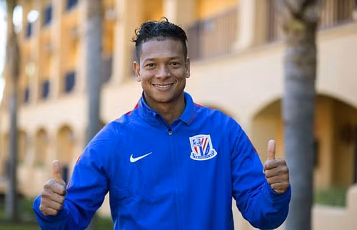 Fredy Guarin cũng là một ngôi sao lớn của bóng đá châu Âu, thế nhưng đầu năm 2016 anh quyết định rời Inter Milan để cập bến Shanghai Shenhua với giá trị chuyển nhượng là 11 triệu Euro.
