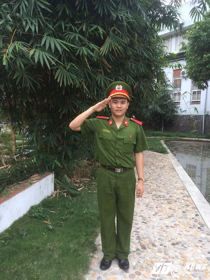 Nguyễn Quốc Chinh, sinh năm 1997, quê ở Tuyên Quang. Chinh cao 1m72, nặng: 70kg. Chàng trai này ước mơ trở thành một chiến sỹ Cảnh sát Kỹ thuật hình sự giỏi nghiệp vụ, đủ sức đủ tài để cống hiến cho sự nghiệp bảo vệ an ninh quốc gia và giữ gìn trật tự an toàn xã hội.