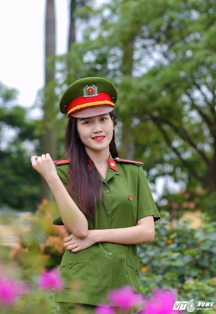 Ngô Thị Lý Hải, sinh 1995, quê ở Thanh Hóa. Hải có chiều cao: 1m67, cân nặng: 49kg. Sở thích của nữ sinh này là múa, nhảy, viết văn và nghe nhạc.