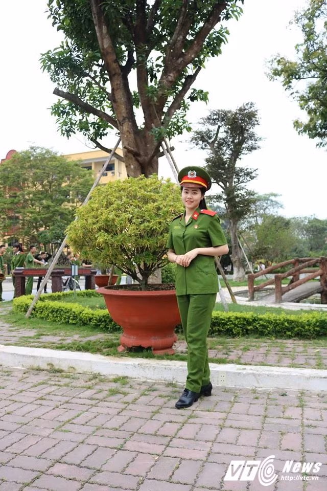 Trần Thị Thủy Tiên, sinh năm 1997, quê ở Hà Tĩnh. Thủy Tiên cao: 1m57, nặng: 48kg. Sở thích của cô bạn là hát, múa, nhảy dân vũ, tham gia các hoạt động phong trào đoàn thể.