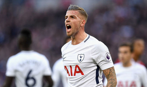 Nguồn tin từ Mirror cho hay, M.U và Chelsea đấu đá nhau quyết liệt để có "siêu trung vệ" Toby Alderweireld dù Tottenham làm mọi cách ngăn cản. Ảnh: Mirror