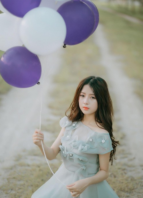 Có ngoài hình cân đối cùng gương mặt như thiên thần, Phương Thảo còn thường xuyên nhận được nhiều lời mời chụp ảnh hay quảng cáo. Ảnh trong bài: FBNV.