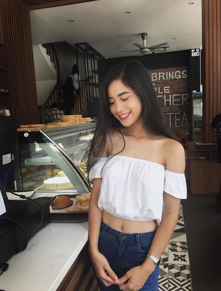 Truy tìm cô gái trong hình, nhiều dân mạng biết được rằng đó là Hàn Hằng, 18 tuổi. Cô gái Thanh Hóa này hiện là sinh viên Đại học văn hóa thể thao và du lịch Thanh Hóa.