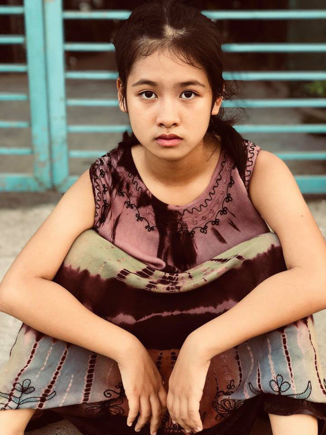 Thậm chí, nhiều dân mạng còn phong cho chị Minh Thu biệt danh: "Bà mẹ chụp ảnh có tâm nhất Vịnh Bắc Bộ".