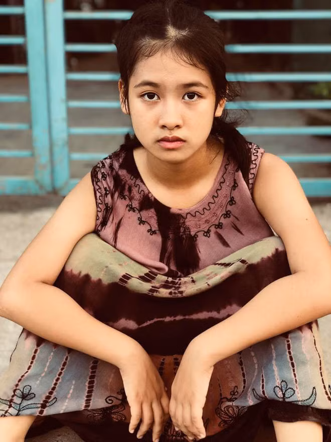 Thậm chí, nhiều dân mạng còn phong cho chị Minh Thu biệt danh: "Bà mẹ chụp ảnh có tâm nhất Vịnh Bắc Bộ".