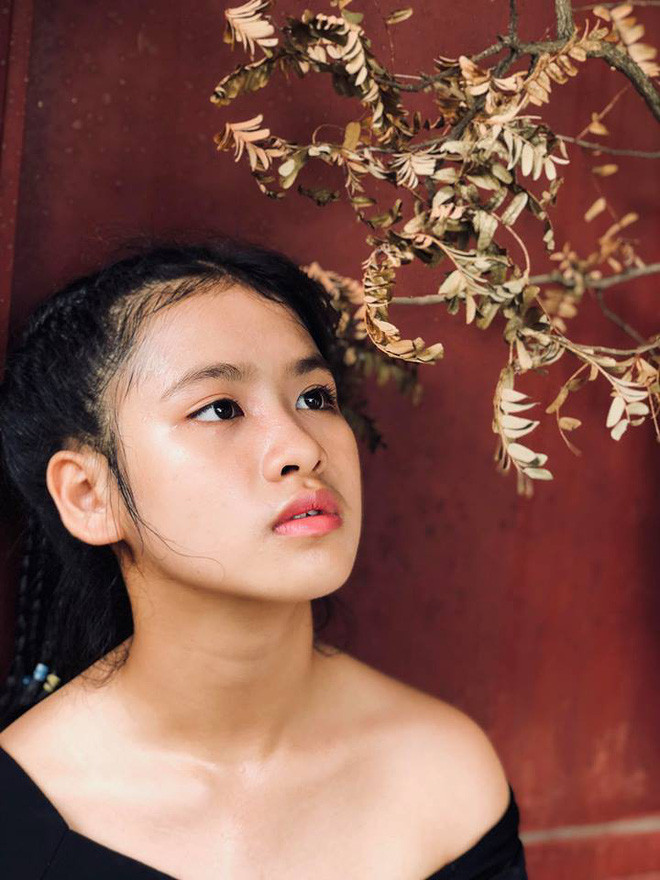 Xem ảnh của con gái chị Minh Thu, nhiều người sẽ tưởng rằng cô gái này được hẳn một ê kíp hùng hậu thực hiện cho những bức ảnh này. Nhưng thực chất thì là do người mẹ chụp ảnh có tâm thực hiện và chỉnh màu toàn bộ.