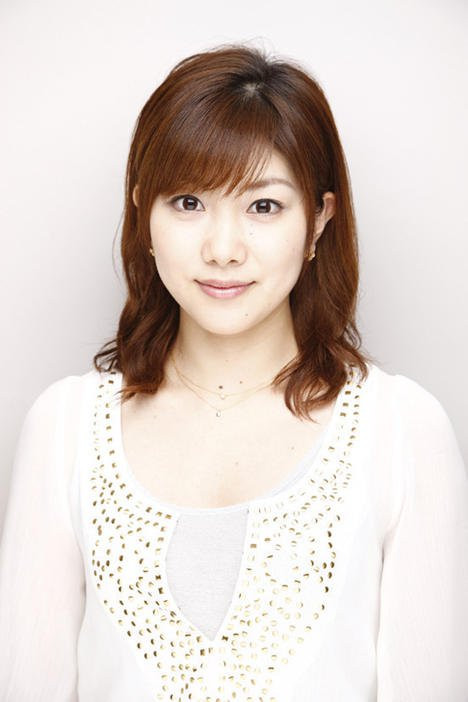 Đôi mắt to và khuôn mặt gọn, Reiko Shiota luôn cuốn hút.