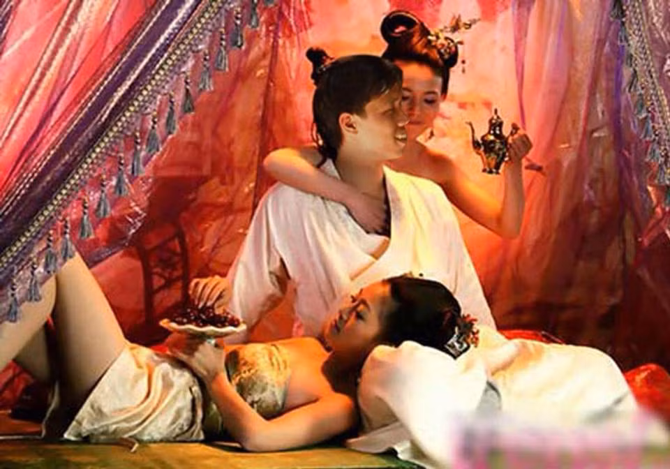 Theo nhận xét của nhiều dân mạng, Xuân Huy đã khéo léo dùng kỹ năng của mình làm cho bức ảnh giống như thật từ góc nhìn thì khó có thể nhận ra đây là một sản phẩm của phần mềm chỉnh ảnh.