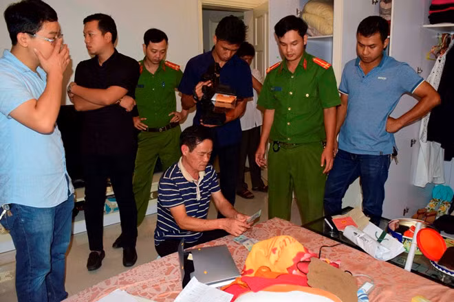 Pha duong day danh bac qua mang hang ty dong