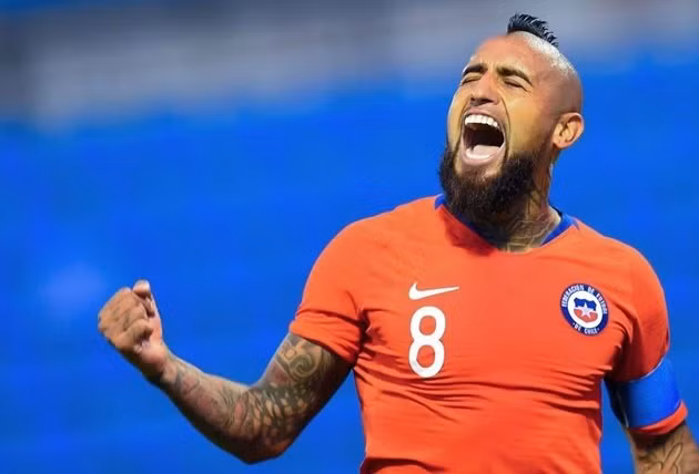 Vidal được người thầy cũ đồng thời cũng là HLV đương nhiệm CLB Inter Milan, Antonio Conte mời gọi trở về Serie A thi đấu. Trong bối cảnh cầu thủ người Chile tỏ ra không hài lòng với việc BLĐ Barca không tin tưởng anh.