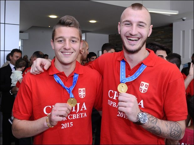 Câu lạc bộ Italia, SPAL đã chính thức có sự bổ sung chất lượng mang tên Milinkovic-Savic.