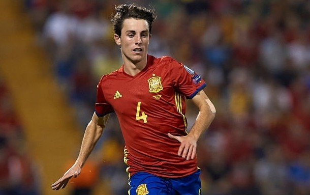 Hậu vệ Alvaro Odriozola của Real Sociedad vừa chính thức trở thành người Madrid khi về đầu quân cho Real.