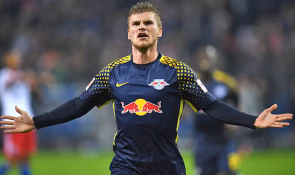 Barca quyết tâm chiêu mộ Timo Werner: Theo thông tin chuyển nhượng bóng đá mới nhất được phát đi từ báo chí Tây Ban Nha, đại gia ở La Liga đều đang chú ý đến chân sút trẻ người Đức - Timo Werner. Nhật báo Don Balon cho hay, chủ tịch Barca - Josep Maria Bartomeu quyết tâm trả đũa, không để vuột mục tiêu quan trọng này. Ảnh: Goal