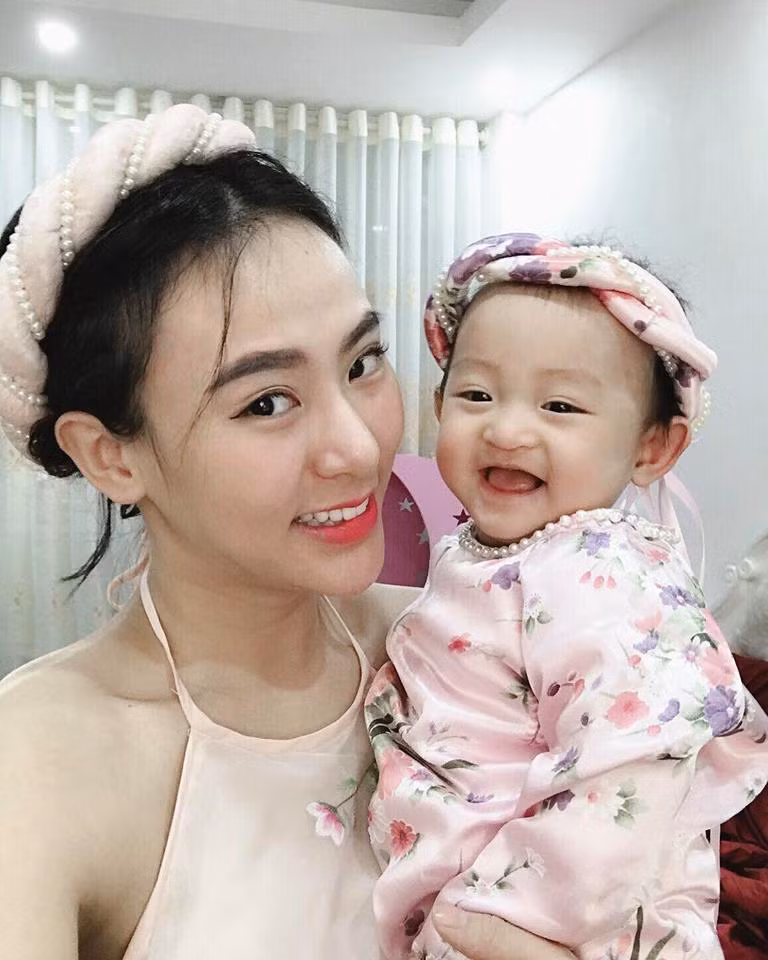 Hot girl to A hau Huyen My "tha thinh" thieu gia la ai?