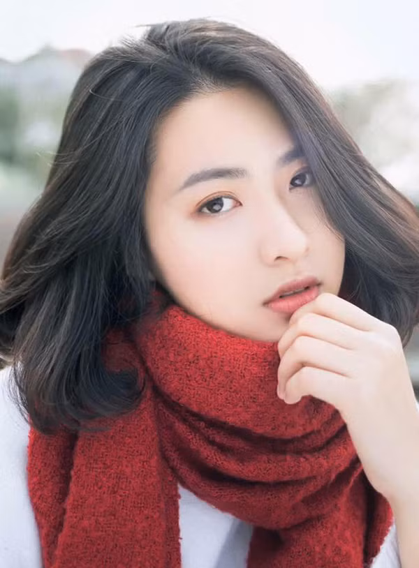 Minh Trang từng được nhiều người biết tới sau vai diễn tên Quyên trong bộ phim truyền hình đình đám vừa qua là "Tình khúc Bạch Dương".