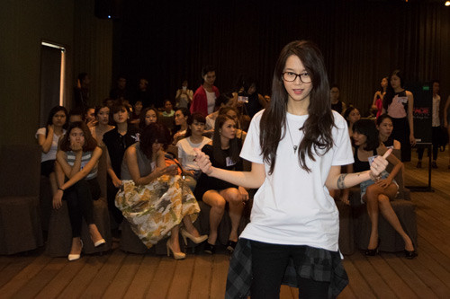 Dự thi The Face, An Nguy là thí sinh già nhất (sinh năm 1987), chiều cao thấp bé nhất và kinh nghiệm làm mẫu ít nhất. Thế nhưng, với những đường nét cá tính trên gương mặt của mình cô được đánh giá là ứng cử viên sáng giá của chương trình.