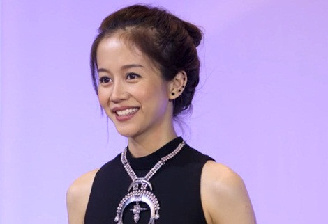  Hot vlogger An Nguy (tên thật Ngụy Thiên An) là gương mặt đình đám trong cộng đồng mạng Việt với những vlog vô cùng ý nghĩa và mang tính thời sự cao. Sau một thời gian im hơi lặng tiếng, cô nàng này đã trở lại với vai trò vô cùng mới đó là thí sinh của cuộc thi The Face (tìm kiếm gương mặt thương hiệu phiên bản Việt).