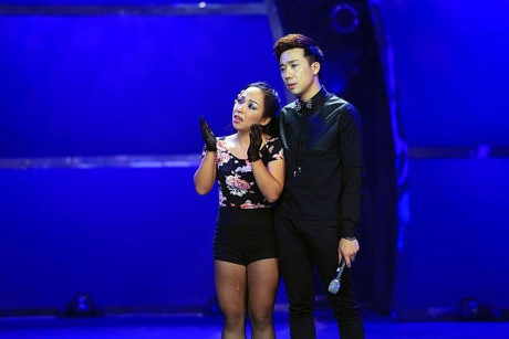 Chính vì thế, những giây phút ấy, khán giả như cũng lặng đi cùng Trấn Thành.