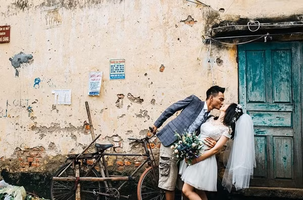 Nhưng trong tương lai Văn Hưng và Phương Uyên sẽ về chung một mái nhà và họ cũng sẽ chụp những bộ ảnh giản dị và hài hước như vậy bởi cả hai đều không thích những thứ hào nhoáng, xa xỉ