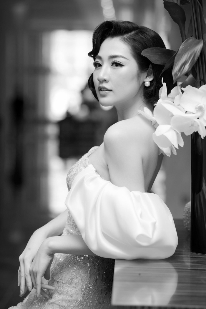 Xuất hiện tại sự kiện, Á hậu Tú Anh gây chú ý với vẻ quyến rũ