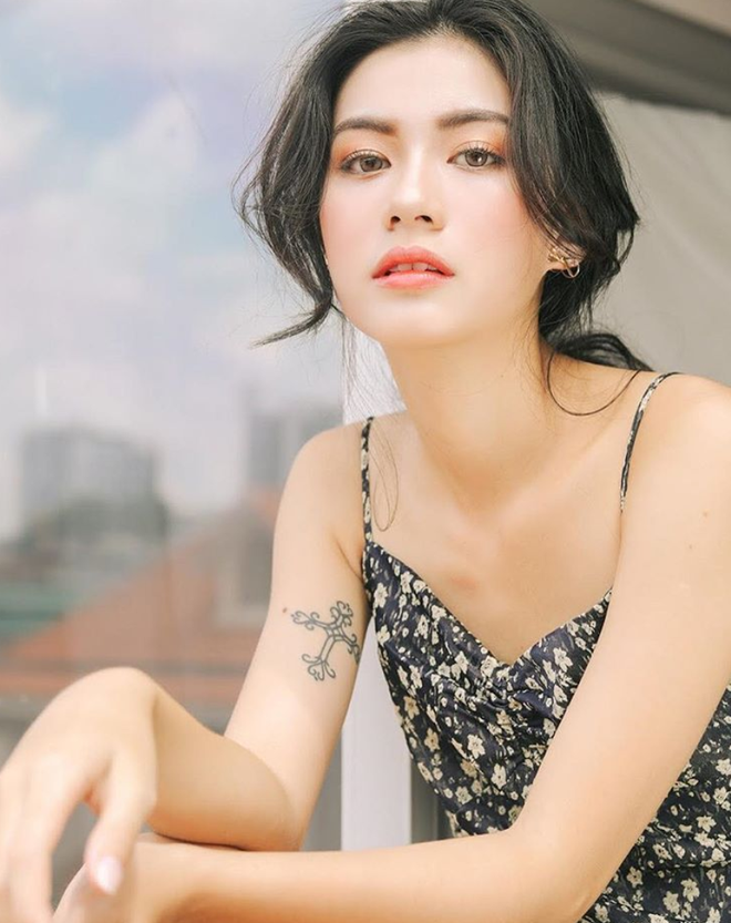 Theo nhận xét của nhiều người, Vi Nguyễn là một cô người mẫu ảnh với thần thái miễn chê trong lookboook của khá nhiều thương hiệu thời trang có tiếng tại Sài Gòn.