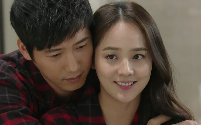 Cuoi voi vi trot co bau, 4 nam sau nhan cu tat giang troi tu chong