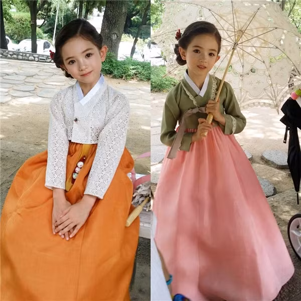 Louie Tucker sinh năm 2009 mang trong mình hai dòng máu Hàn – Anh, cô nàng người mẫu 8 tuổi này là mẫu nhí đầy triển vọng của làng giải trí Hàn Quốc.