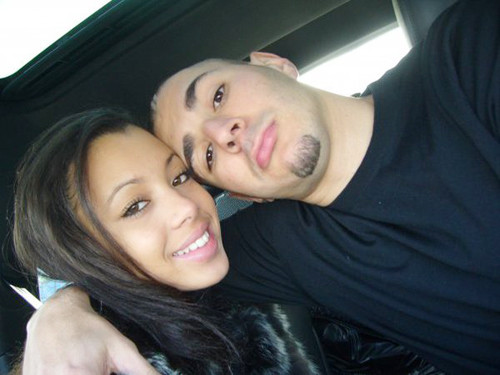 Sau thất bại tại Euro 2012 cùng ĐT Pháp, Benzema đã tìm đến niềm vui mới mang tên Sarah. Cặp đôi này đã bị bắt gặp đang có những ngày nghỉ "mật ngọt" tại khu nghỉ dưỡng nổi tiếng Porto Vecchio, đảo Corse, Pháp.