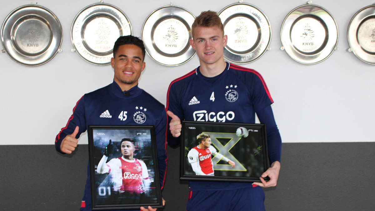 De Ligt và Kluivert đều không mặn mà với đề nghị từ MU. Những rắc rối trong nội bộ Quỷ đỏ là yếu tố khiến cả hai ngôi sao trẻ này không sẵn sàng cho cuộc phiêu lưu đến Manchester.